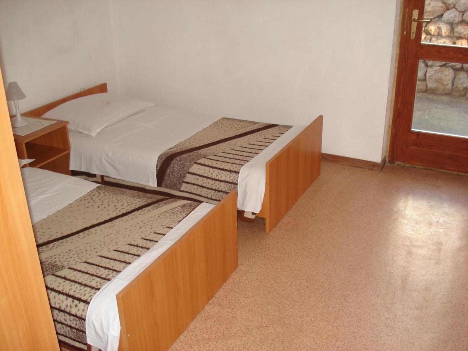 Apartments Mia Starigrad Paklenica Bagian luar foto