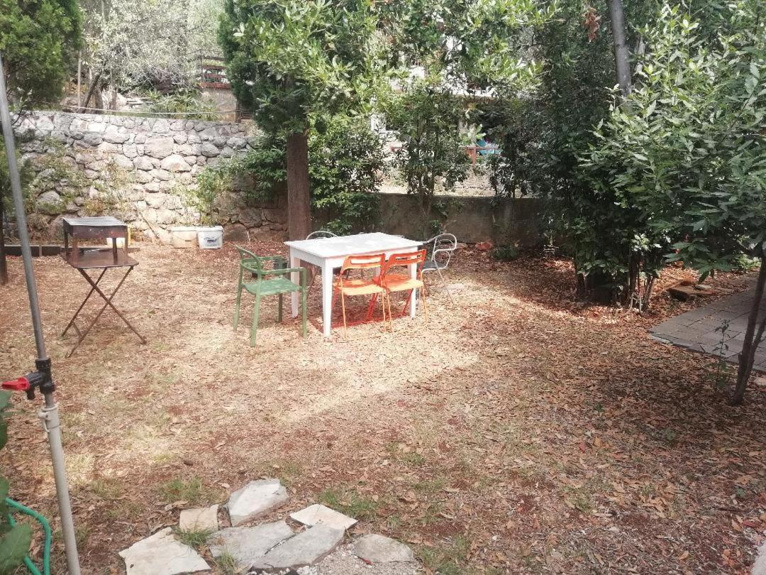 Apartments Mia Starigrad Paklenica Bagian luar foto